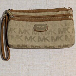 Michael Kors Signature Clutch Wristlet Wallet